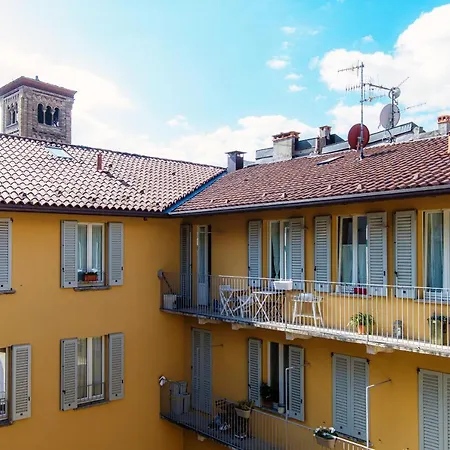 Sky Attic 72 - The House Of Travelers Apartament *
